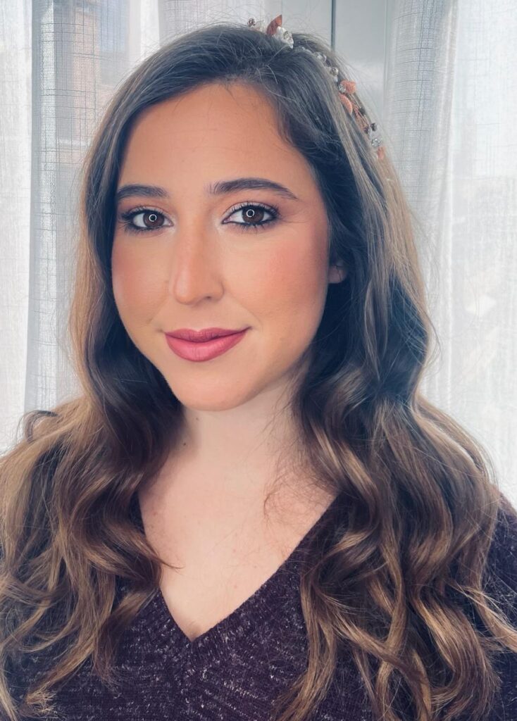 Contratar a un maquilladora profesional
